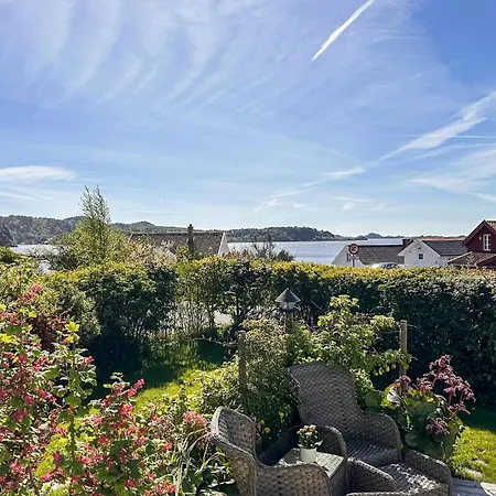 Feriehus Beautiful In Lindesnes With House Sea View